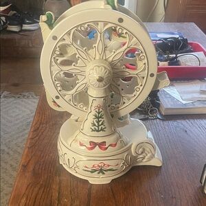 Holiday Ferris Wheel Decoration - Cream and Red